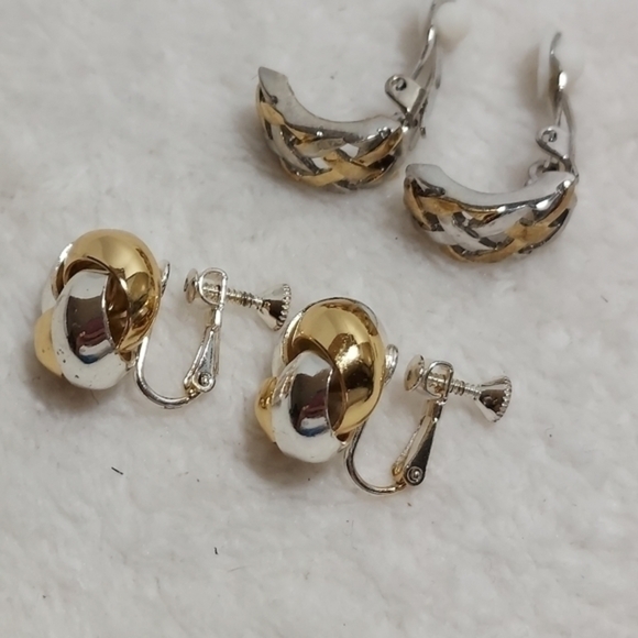Mixed Silver and Goldtone Metal small non pierced earrings lot‎ of two - Picture 7 of 7